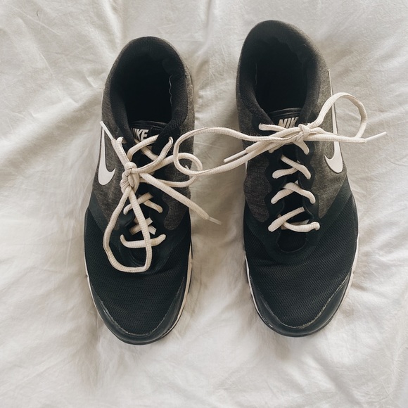 Nike Trainers - Picture 2 of 2